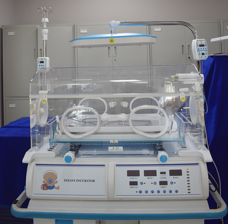 Premature Babies Medical Multi-functional Incubator With Free-step Mattress Tilting Adjustment ECOR005