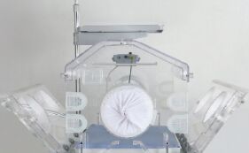 Premature Babies Medical Multi-functional Incubator With Free-step Mattress Tilting Adjustment ECOR005