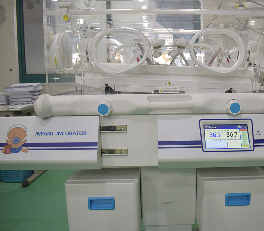 Hospital Surgical High-quality and Multi-functional Premature Baby Treatment Incubator With Integration Sensor Box ECOR001
